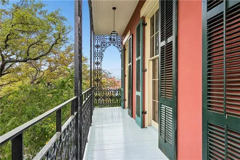 $399,000 | 633 Esplanade Avenue, Unit 302, New Orleans, LA 70116