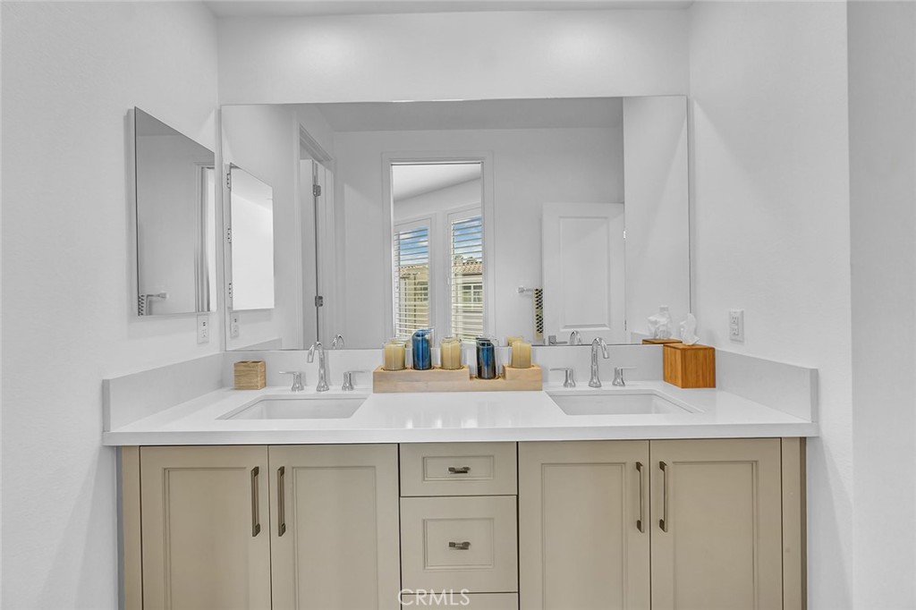 1632 Doheny Way Dana Point, CA 92629 - Photo 13 of 32 Bathroom