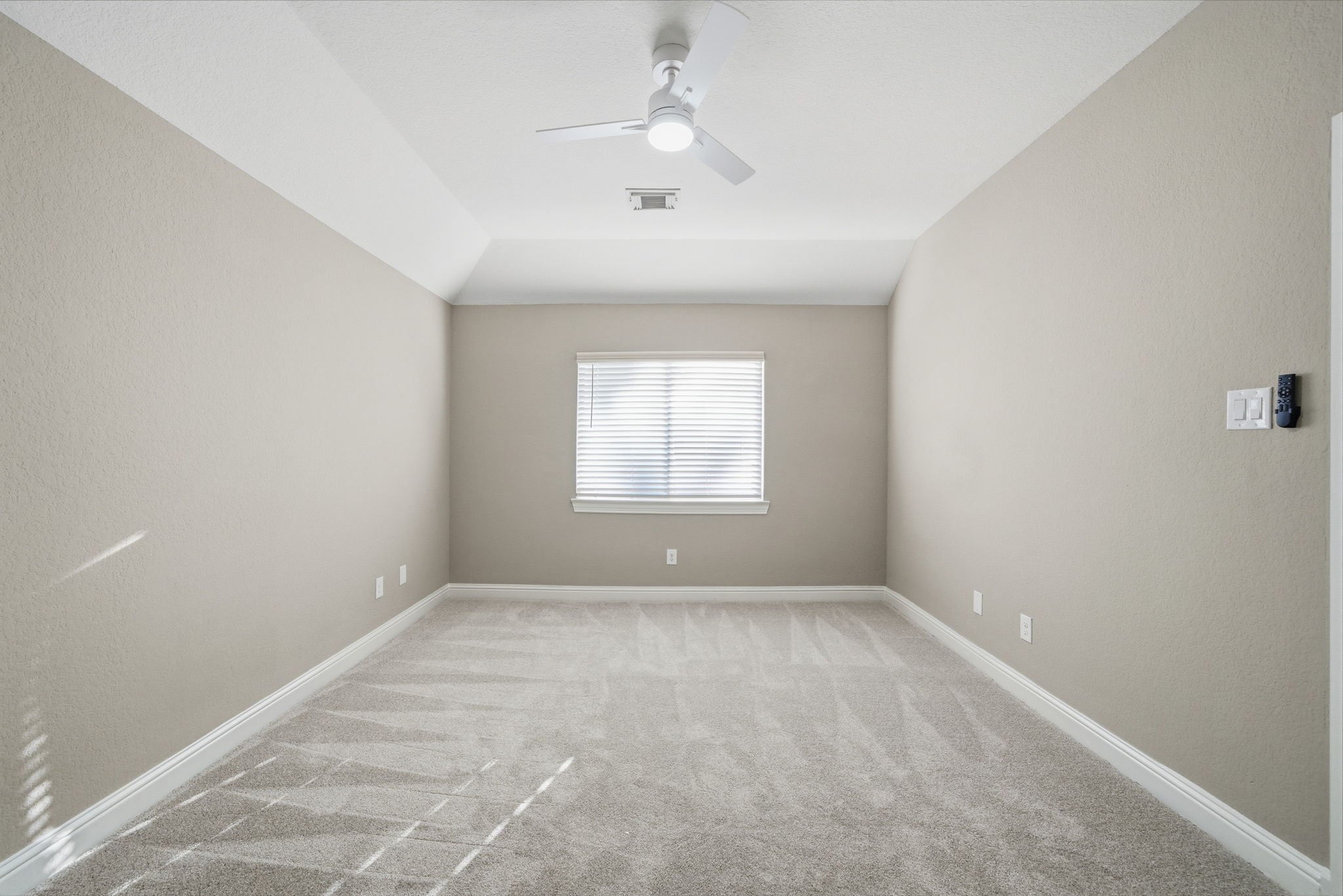 32807 Whitburn Trail Fulshear, TX 77441 - Photo 30 of 39 an empty room with a window