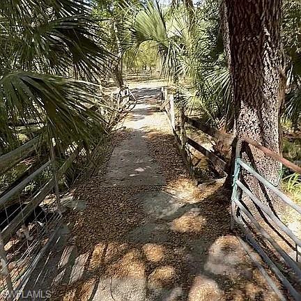 23261 Tuckahoe Road Alva, FL 33920 - Photo 6 of 39 a view of outdoor space