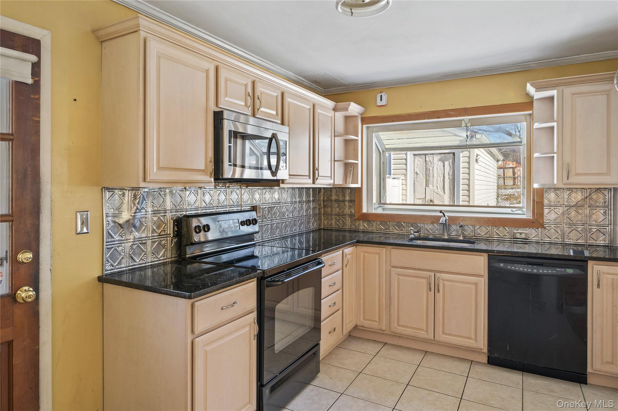 285 Madison Avenue Port Chester, NY 10573 - Photo 7 of 26