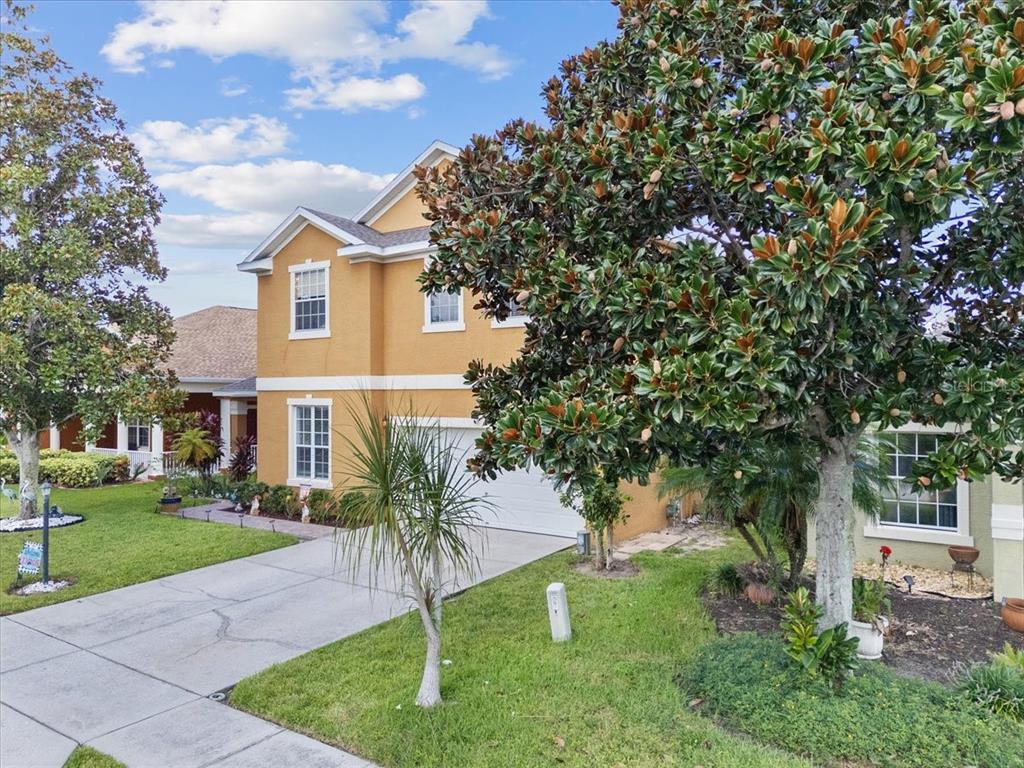 817 James Way Lake Alfred, FL 33850 - Photo 8 of 69 a front view of a house with a yard