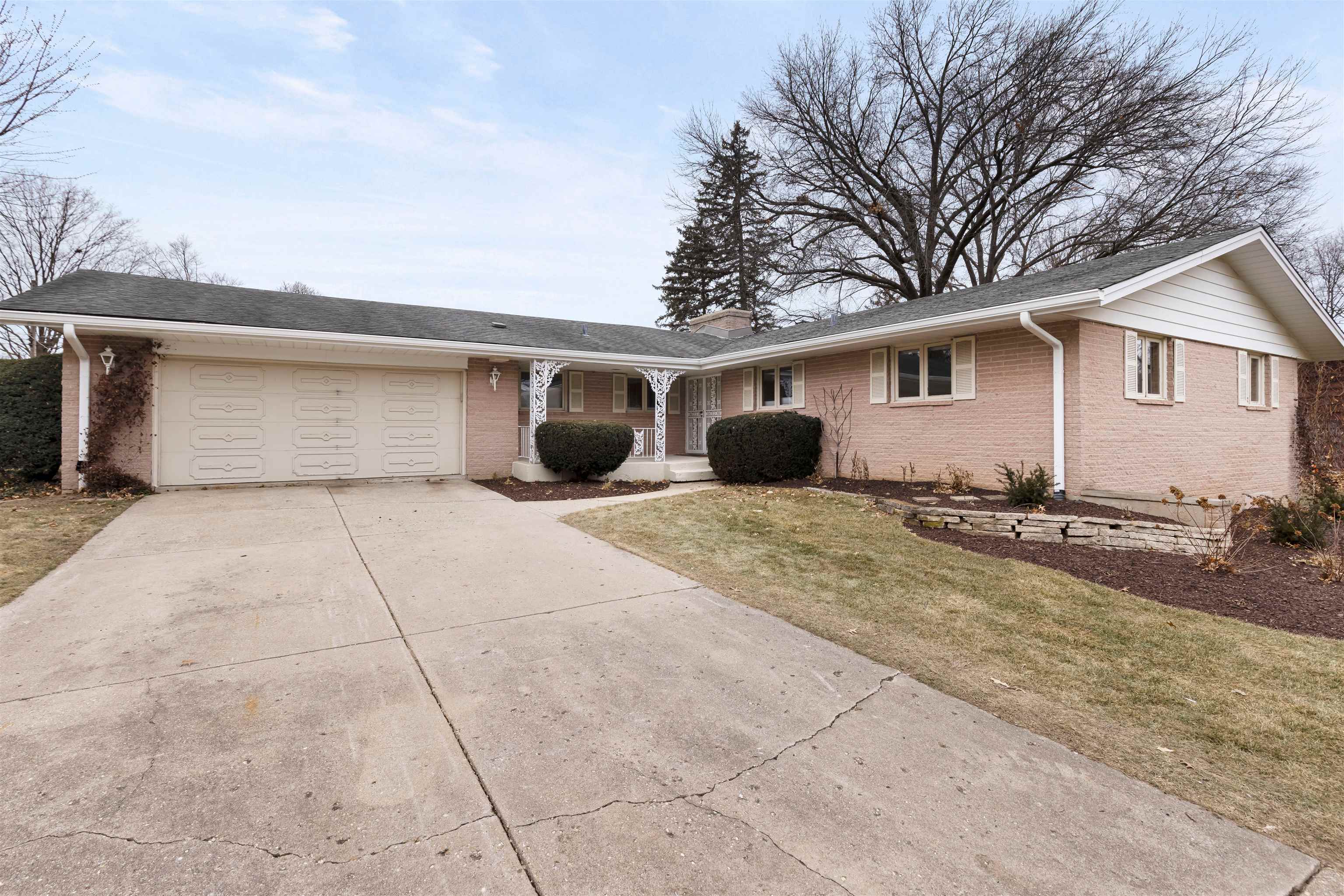 904 Roxbury Road Rockford, IL 61107 - Photo 1 of 35 a house view with a outdoor space