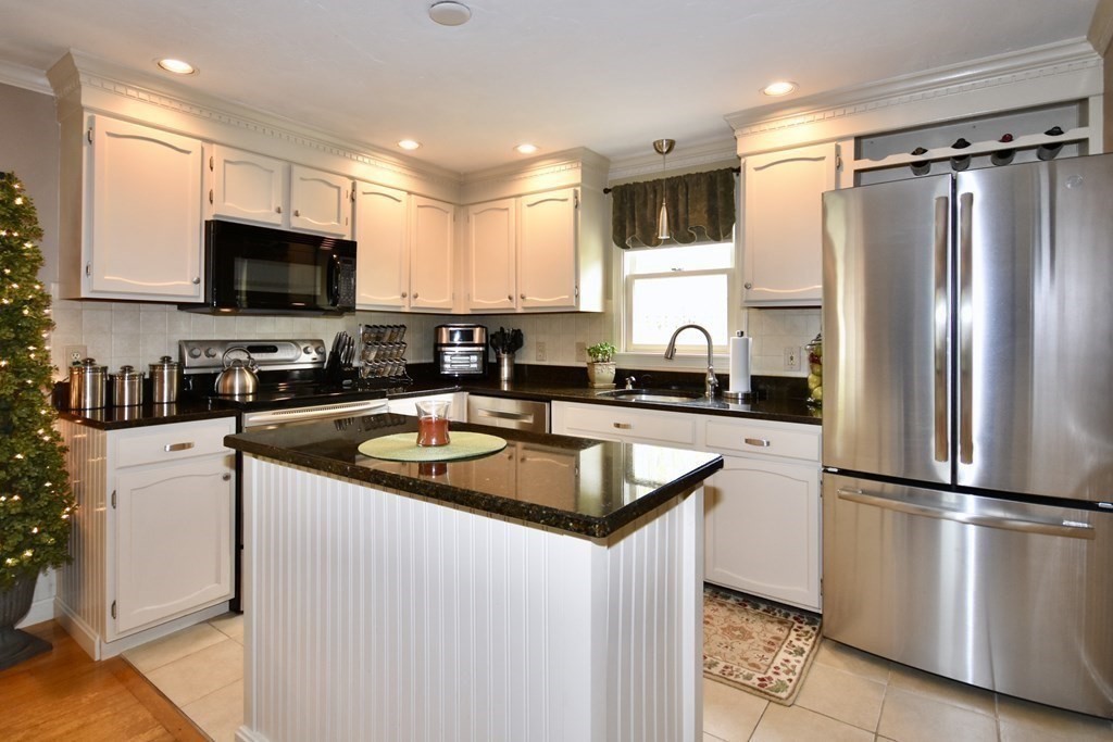 3 J Braden Thompson Road Sandwich, MA 02644 - Photo 4 of 26 Gallery Image 4