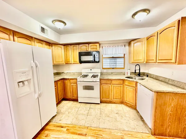 $2,900 | 53 Williams Avenue, Unit 2, Jersey City, NJ 07304