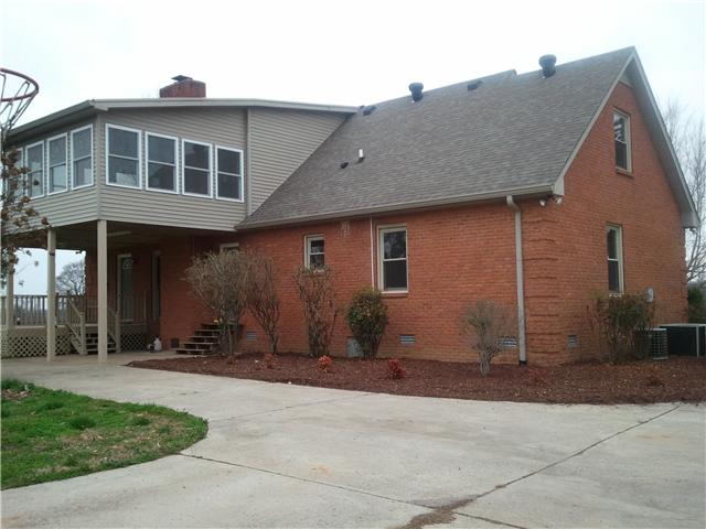 300A Governor Hall Road Castalian Springs, TN 37031 - Photo 2 of 14 SUNROOM SECOND LEVEL