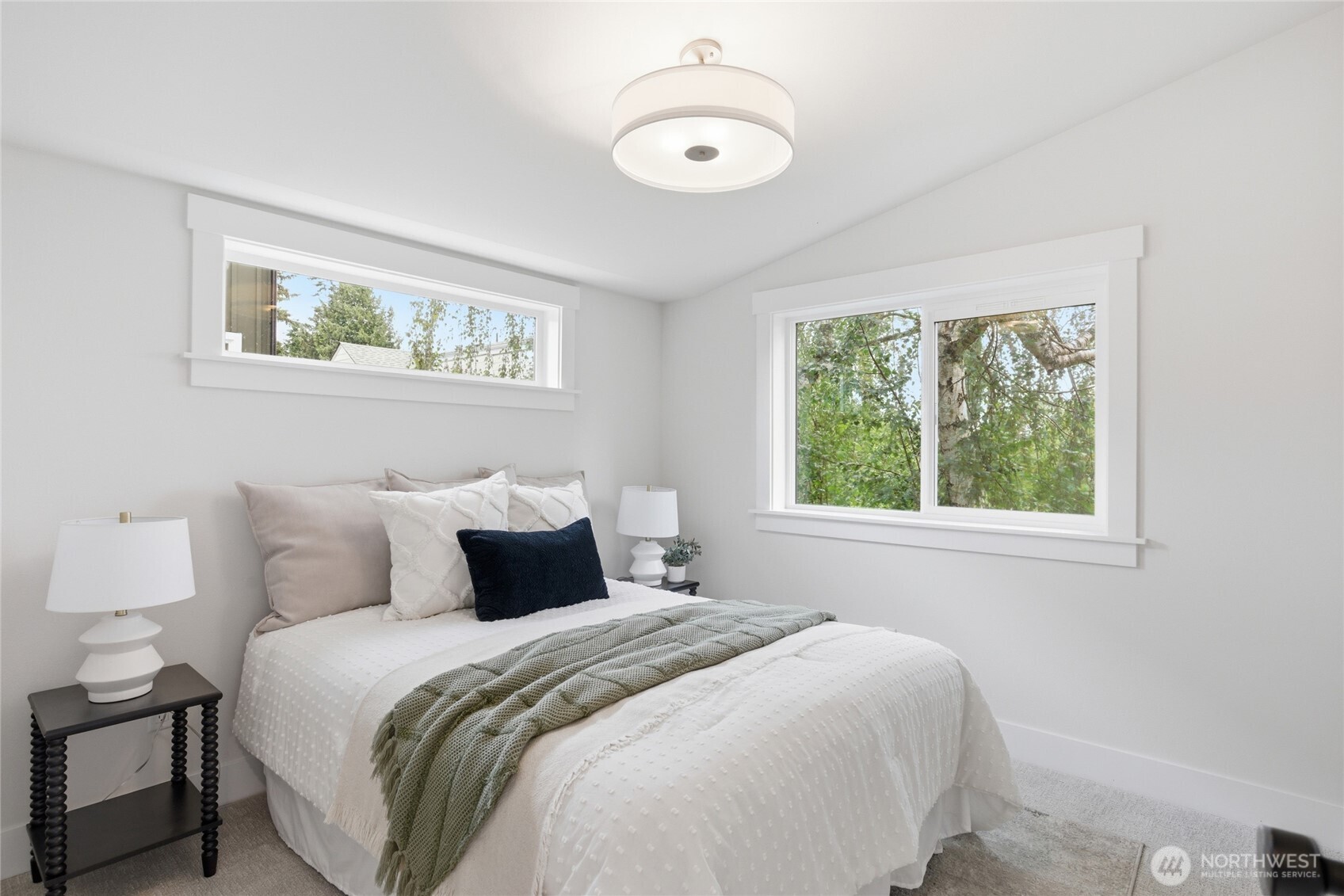 8817 Densmore Avenue North Seattle, WA 98103 - Photo 19 of 26