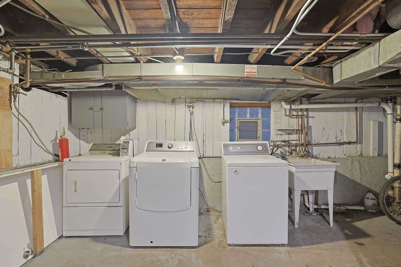 4327 North Avers Avenue Chicago, IL 60618 - Photo 25 of 33 a utility room with dryer and washer