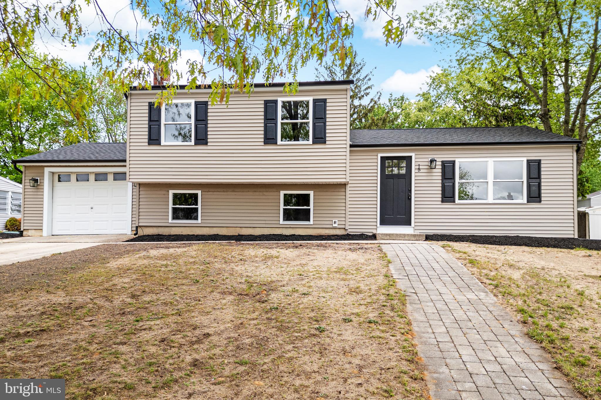 15 Dunlin Way Sicklerville, NJ 08081 - Photo 2 of 28 front view of a house with a yard