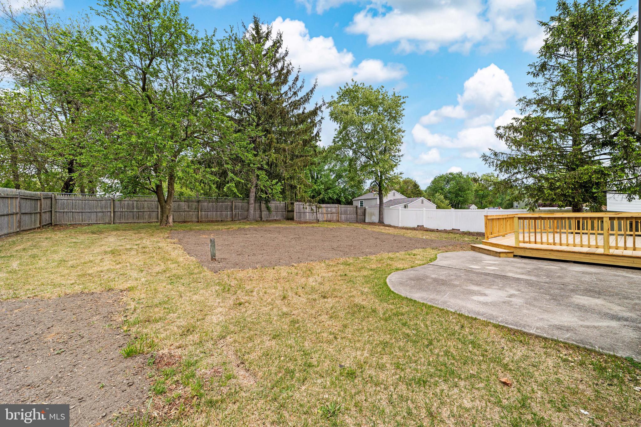 15 Dunlin Way Sicklerville, NJ 08081 - Photo 27 of 28 a view of a backyard with large trees