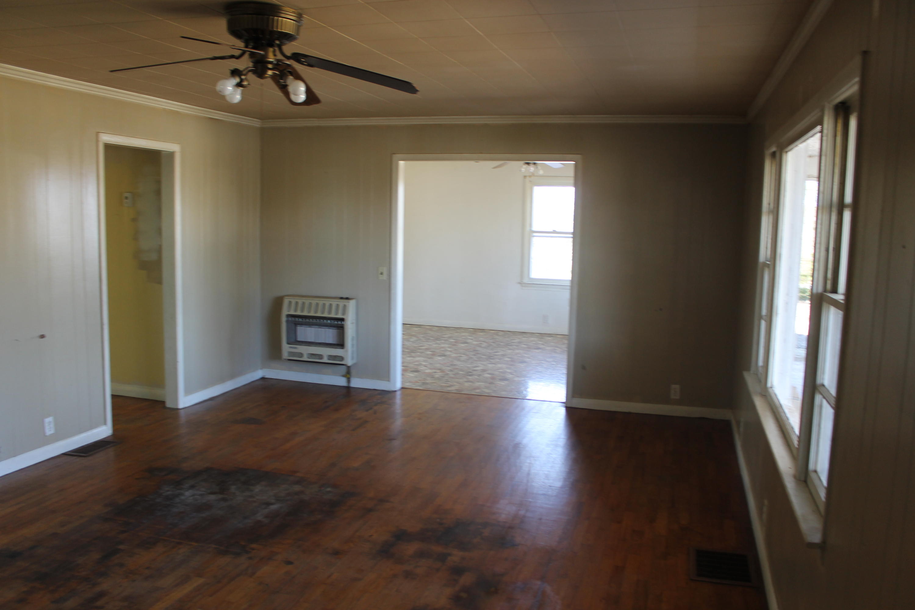 2045 Reagan Road Byrdstown, TN 38549 - Photo 4 of 12 IMG_0789