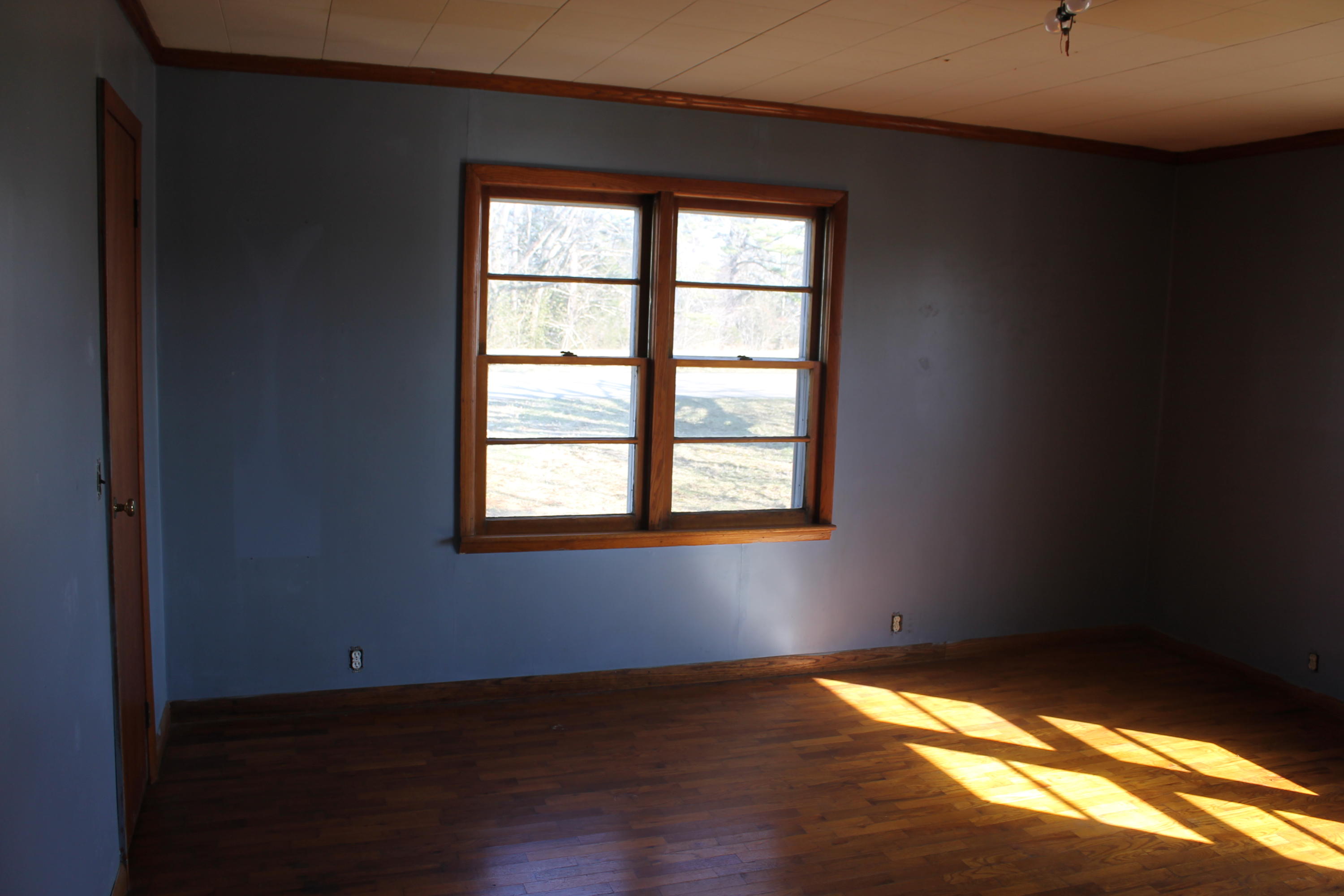 2045 Reagan Road Byrdstown, TN 38549 - Photo 9 of 12 IMG_0803