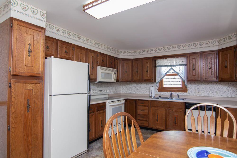 130 Martin Road Kittery, ME 03904 - Photo 2 of 26 Kitchen 1a