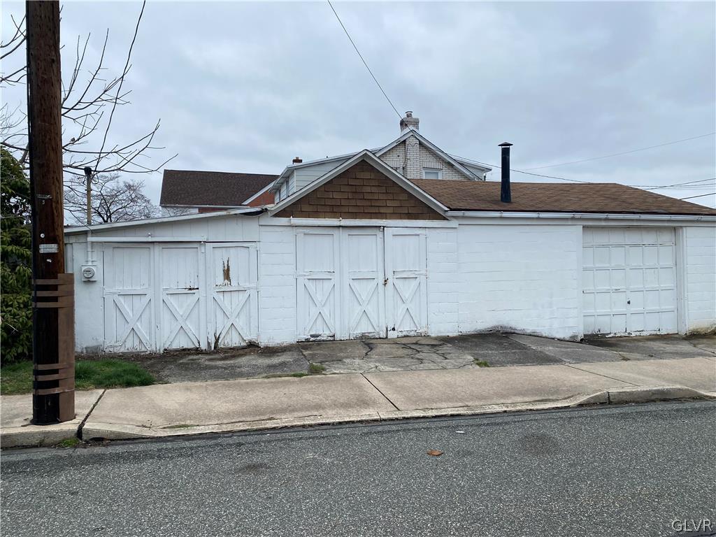 681 Ridge Street Emmaus, PA 18049 - Photo 1 of 2 Gallery Image 1
