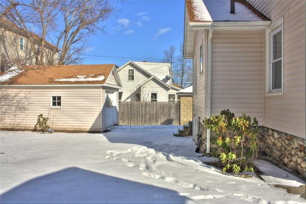 2 Saybrook Road Worcester, MA 01604 - Photo 3 of 18 Gallery Image 3
