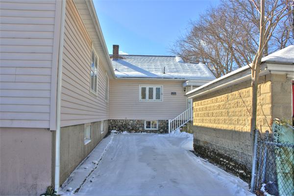 2 Saybrook Road Worcester, MA 01604 - Photo 4 of 18 Gallery Image 4