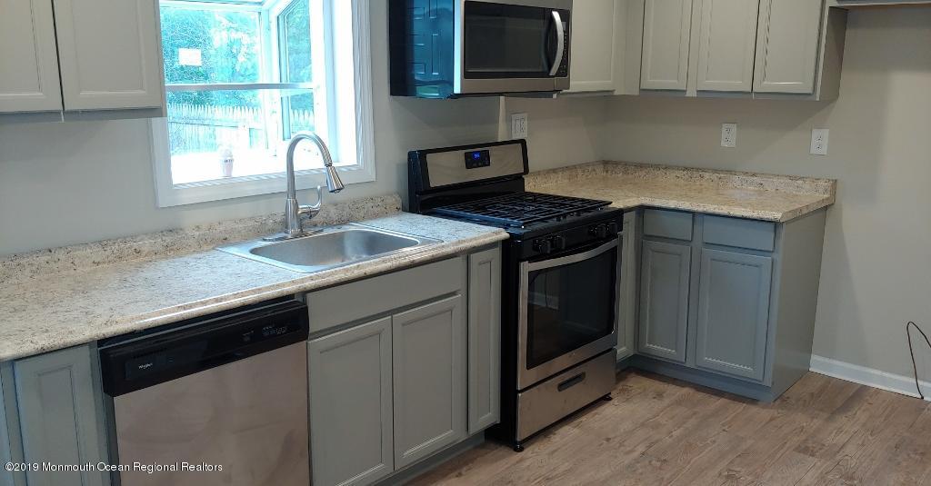 557 Lloyd Road Hazlet, NJ 07730 - Photo 3 of 10 2019-10-22-13-04-38 (1024x535)