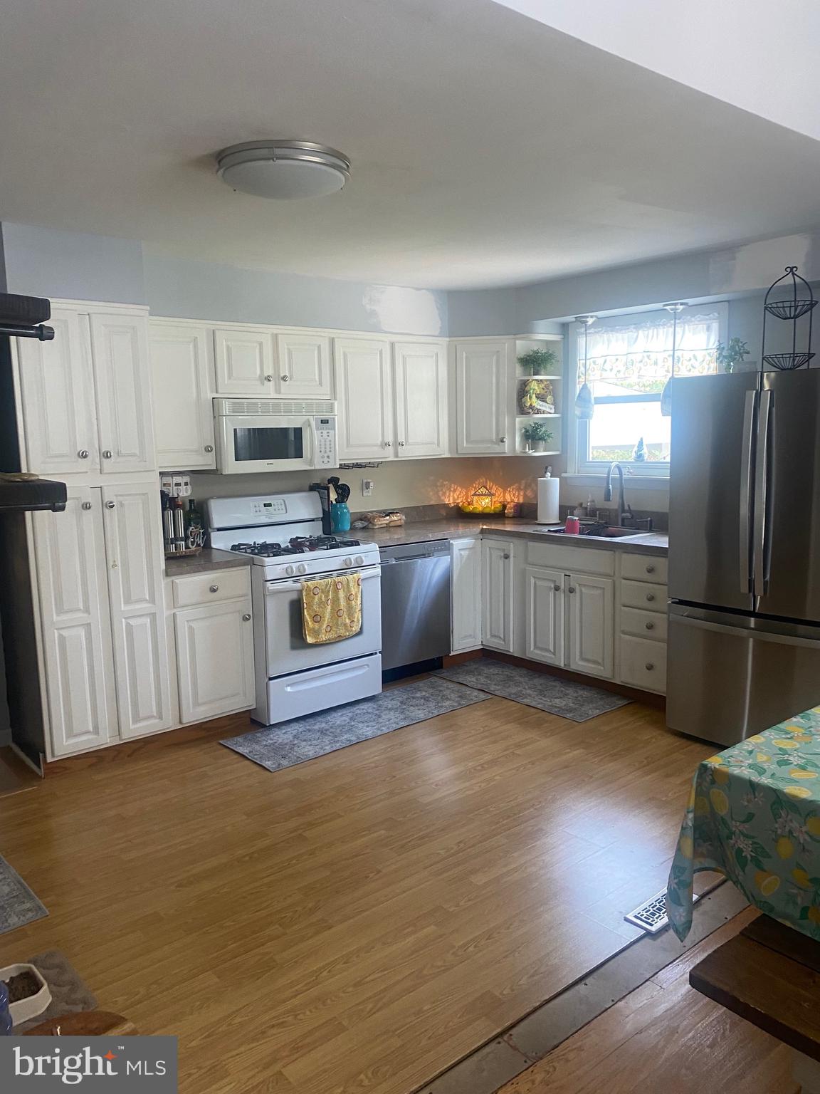 9734 Laramie Road Philadelphia, PA 19115 - Photo 8 of 36