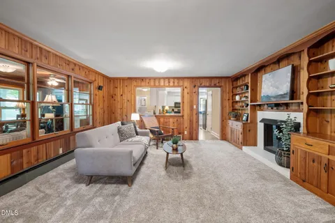 $825,000 | 68 Oakwood Drive, Chapel Hill, NC 27517
