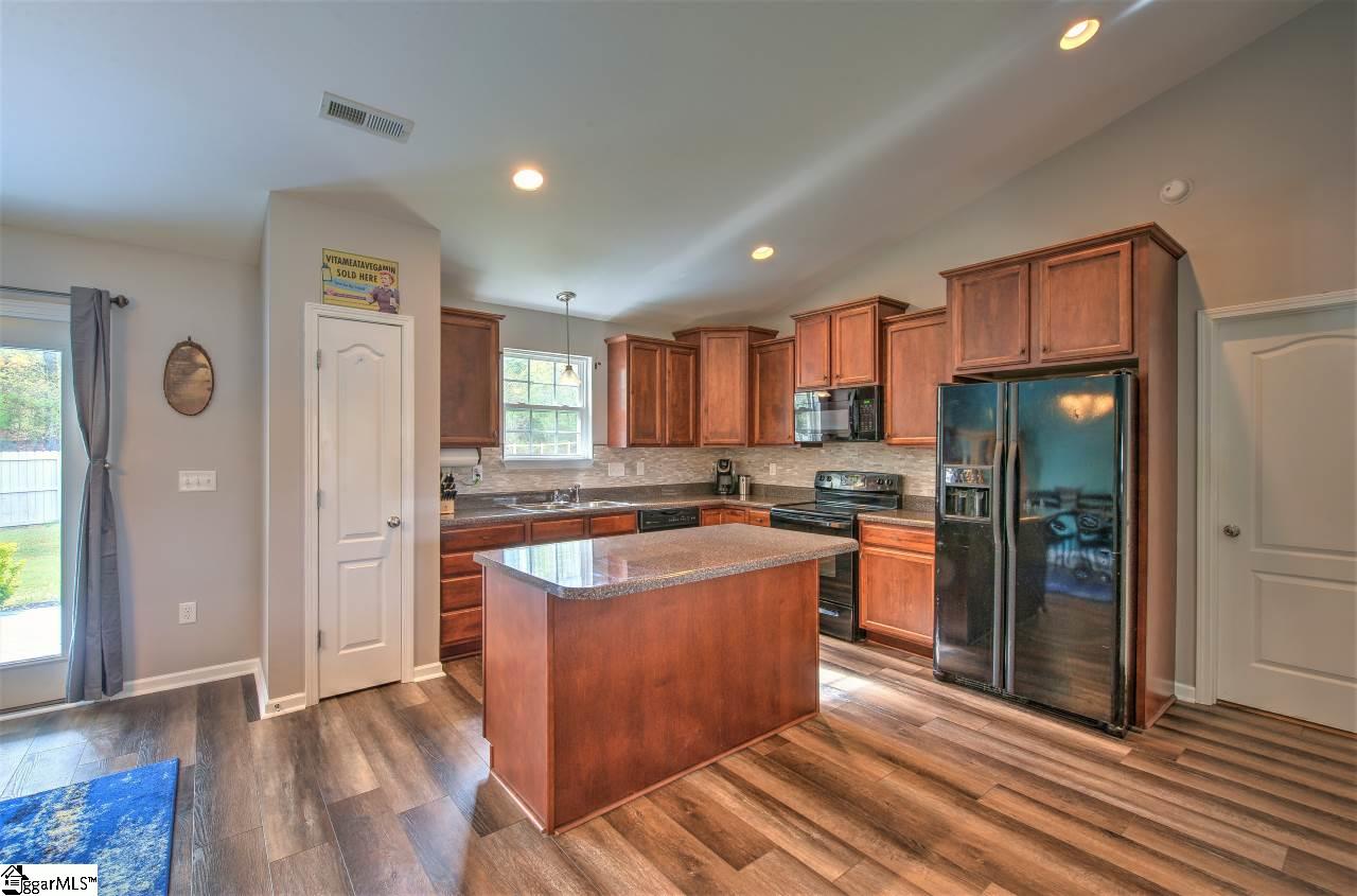 814 Efren Point Lyman, SC 29365 - Photo 14 of 33 Gallery Image 14