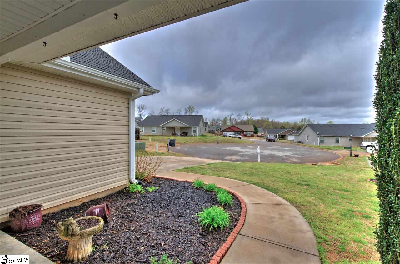 814 Efren Point Lyman, SC 29365 - Photo 3 of 33 Gallery Image 3