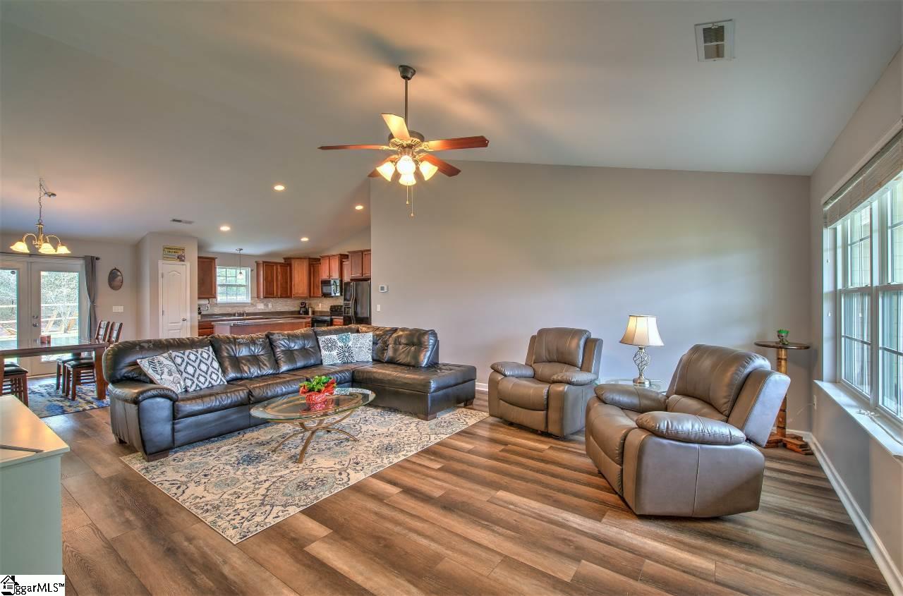 814 Efren Point Lyman, SC 29365 - Photo 6 of 33 Gallery Image 6