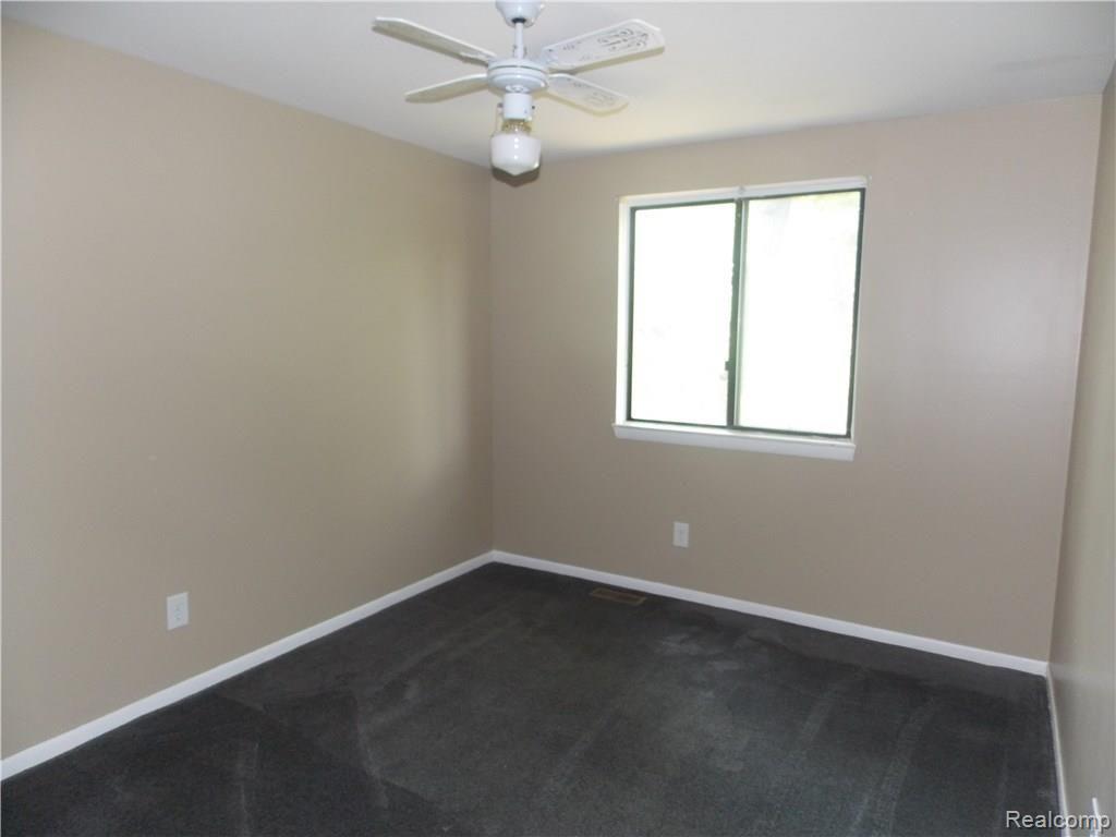 650 North Conklin Road Lake Orion, MI 48362 - Photo 11 of 17 030.JPG