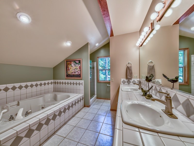 11746 Kitzbuhel Road Truckee, CA 96161 - Photo 10 of 14 Gallery Image 10
