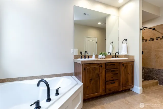 $645,000 | 711 Southeast Pheasant Run, College Place, WA 99324