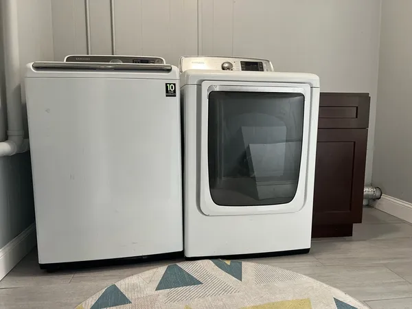 $2,700 | 596 Beacon Street, Unit 2, Lowell, MA 01850