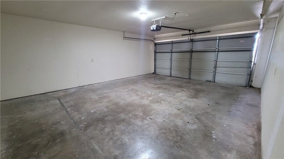 6925 Fawn Ridge Drive Corpus Christi, TX 78413 - Photo 7 of 16 a view of a garage