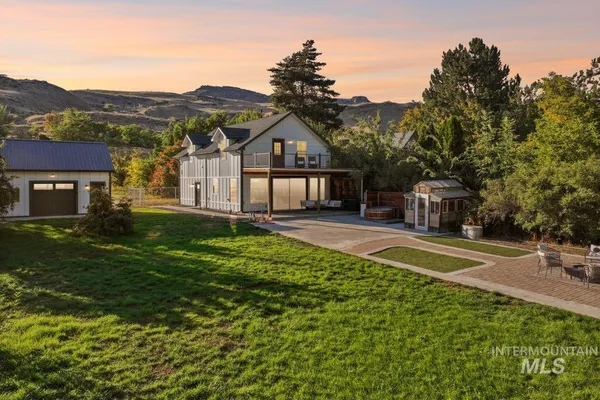 $699,000 | 3850 North Plaza Road, Emmett, ID 83617