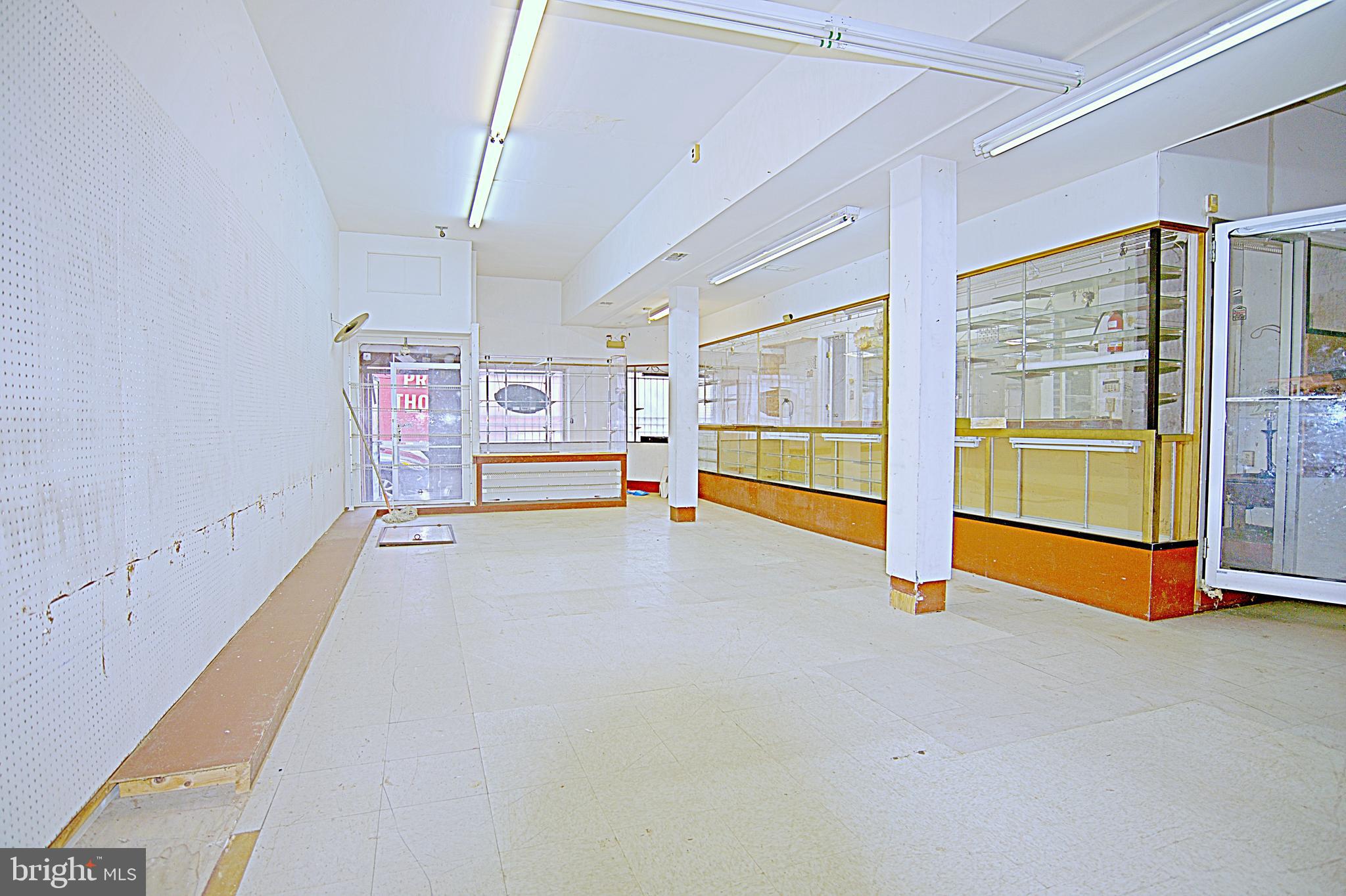 2525 East Monument Street Baltimore, MD 21205 - Photo 4 of 17
