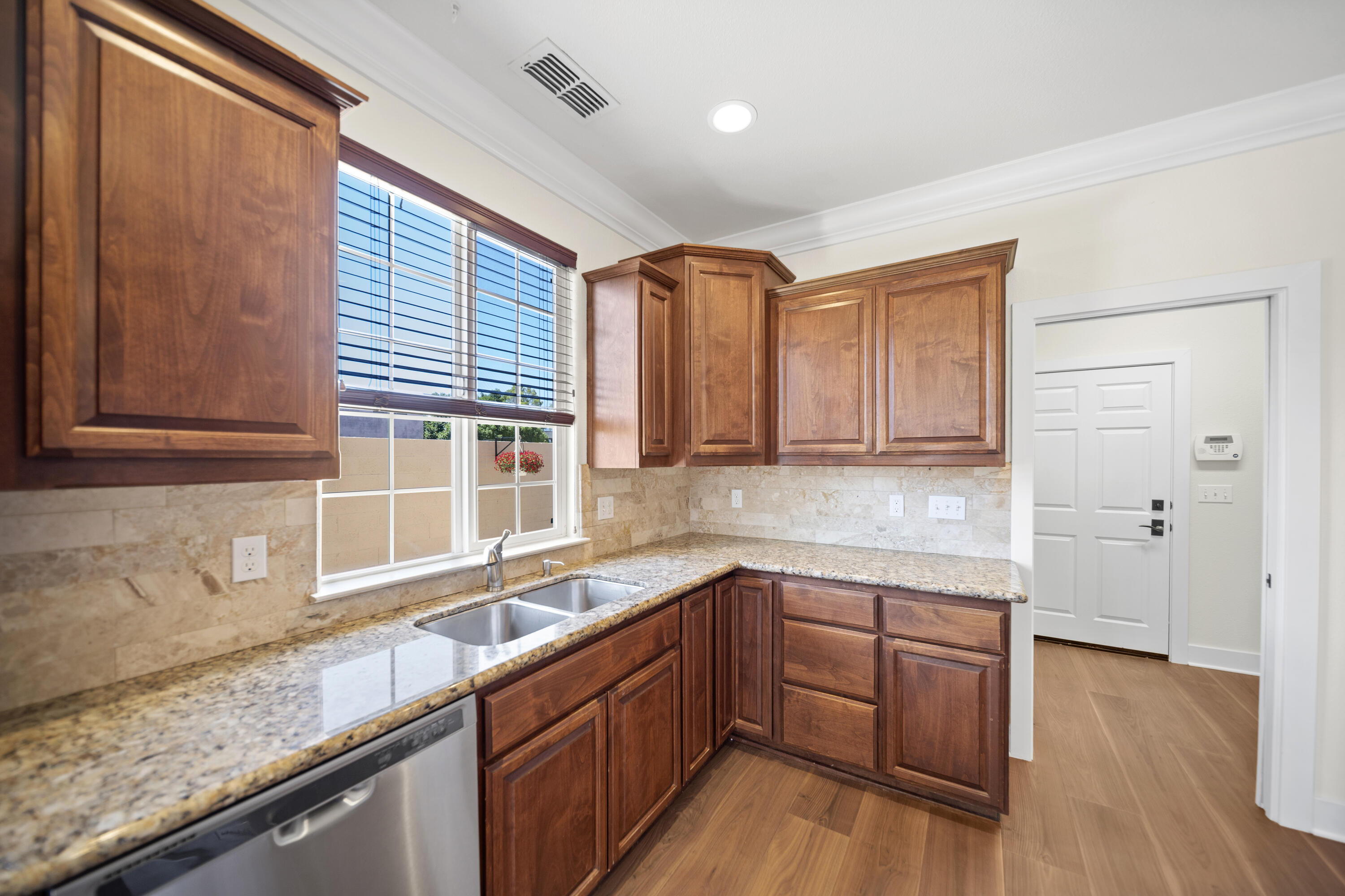 5569 Diamond Ridge Drive Redding, CA 96003 - Photo 11 of 46 DSC05528
