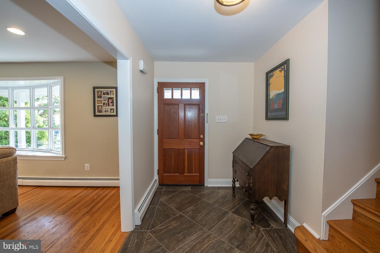 140 Gulph Hills Road Wayne, PA 19087 - Photo 3 of 35 Entry Foyer