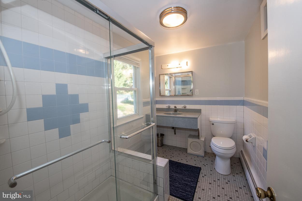 140 Gulph Hills Road Wayne, PA 19087 - Photo 22 of 35 Bedroom #2 Ensuite Bathroom