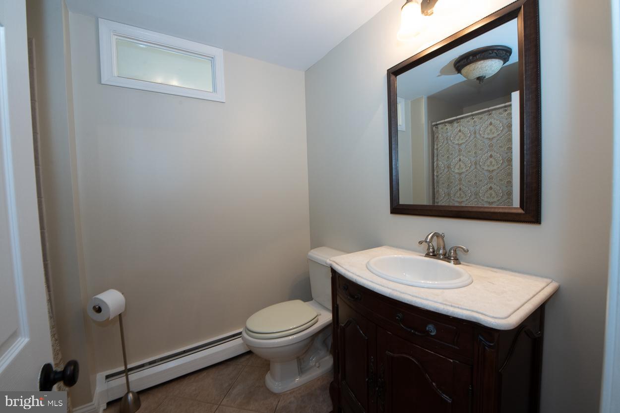 140 Gulph Hills Road Wayne, PA 19087 - Photo 25 of 35 Bathroom #3 Hall Bath