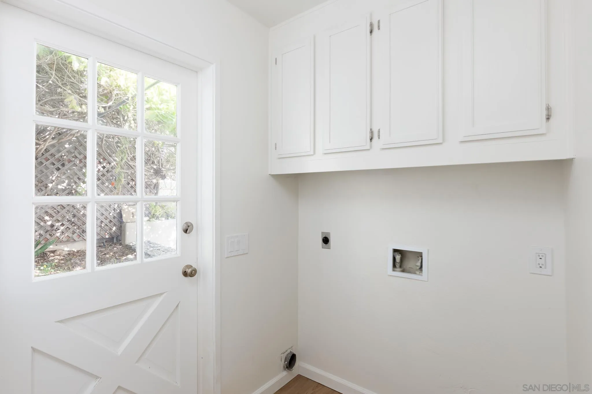 1496 Hymettus Avenue Encinitas, CA 92024 - Photo 31 of 53 a view of an empty room with a window