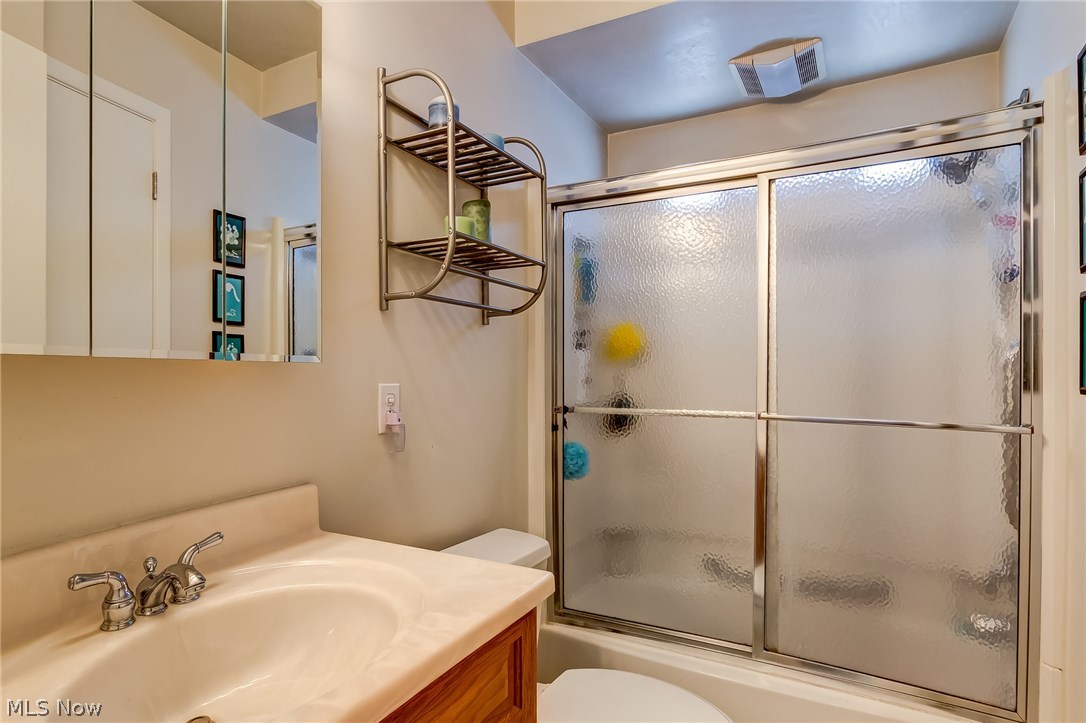 30334 Powell Road Willowick, OH 44095 - Photo 14 of 23