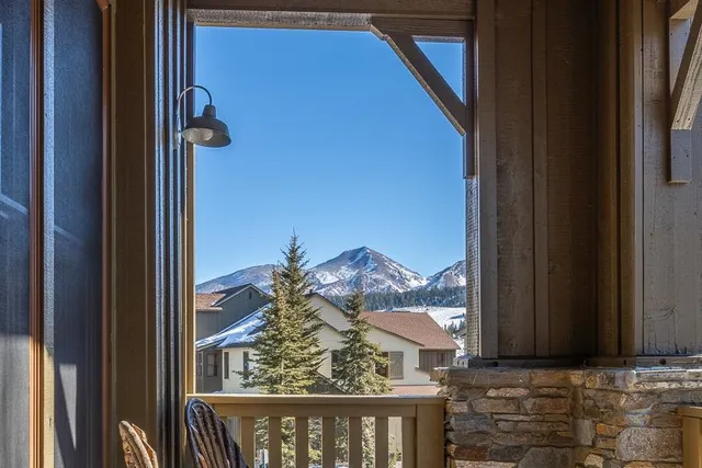 a view of a entryway