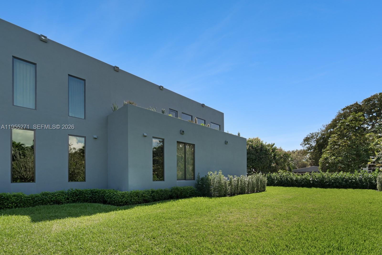 5900 Southwest 129th Terrace Pinecrest, FL 33156 - Photo 11 of 87