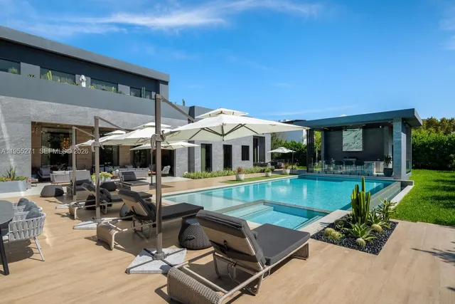 $16,990,000 | 5900 Southwest 129th Terrace, Pinecrest, FL 33156