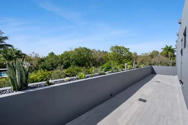 $16,990,000 | 5900 Southwest 129th Terrace, Pinecrest, FL 33156