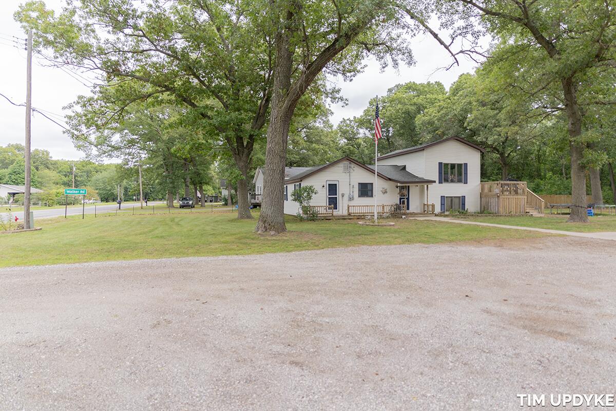 2719 Hall Road Muskegon, MI 49442 - Photo 3 of 46 DSC02218