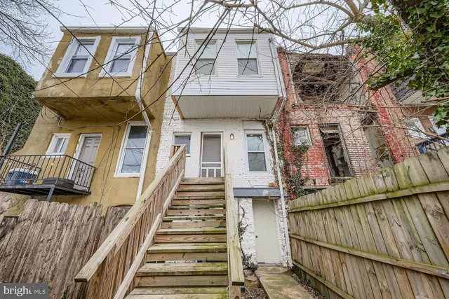 $125,000 | 904 North Franklintown Road, Baltimore, MD 21216