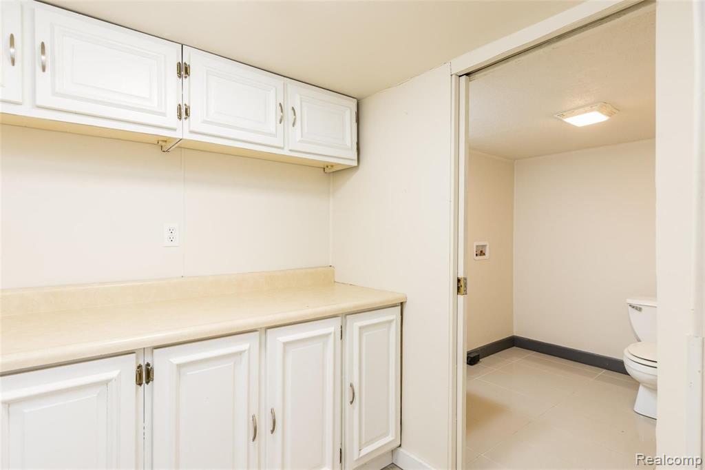 2124 Belsay Road Burton, MI 48519 - Photo 16 of 27