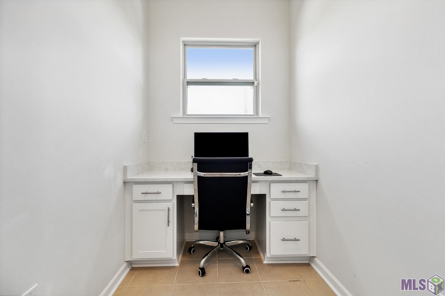 38415 Brown Road Prairieville, LA 70769 - Photo 8 of 19 Separate Office