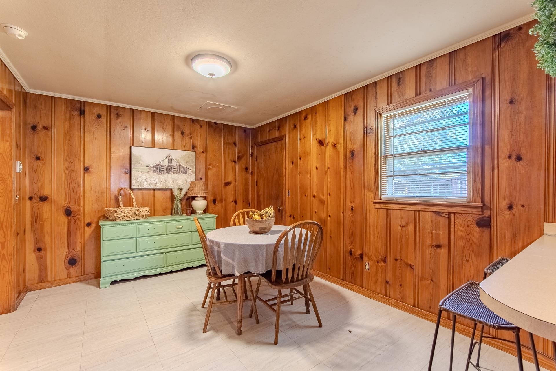 615 Patterson Road Savannah, TN 38372 - Photo 17 of 38 a dining room with furniture and a window