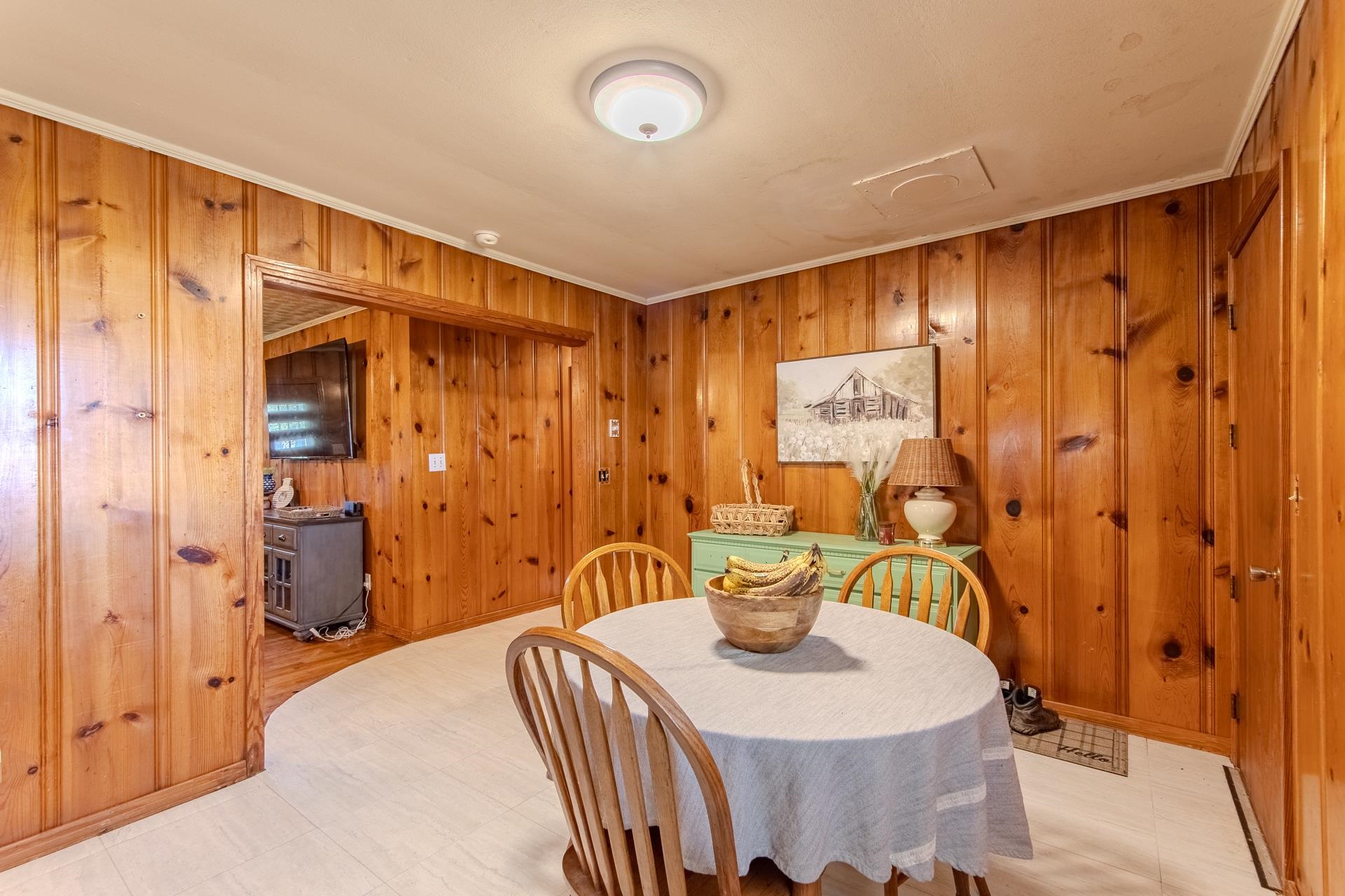 615 Patterson Road Savannah, TN 38372 - Photo 18 of 38 a bedroom with a bed and a table