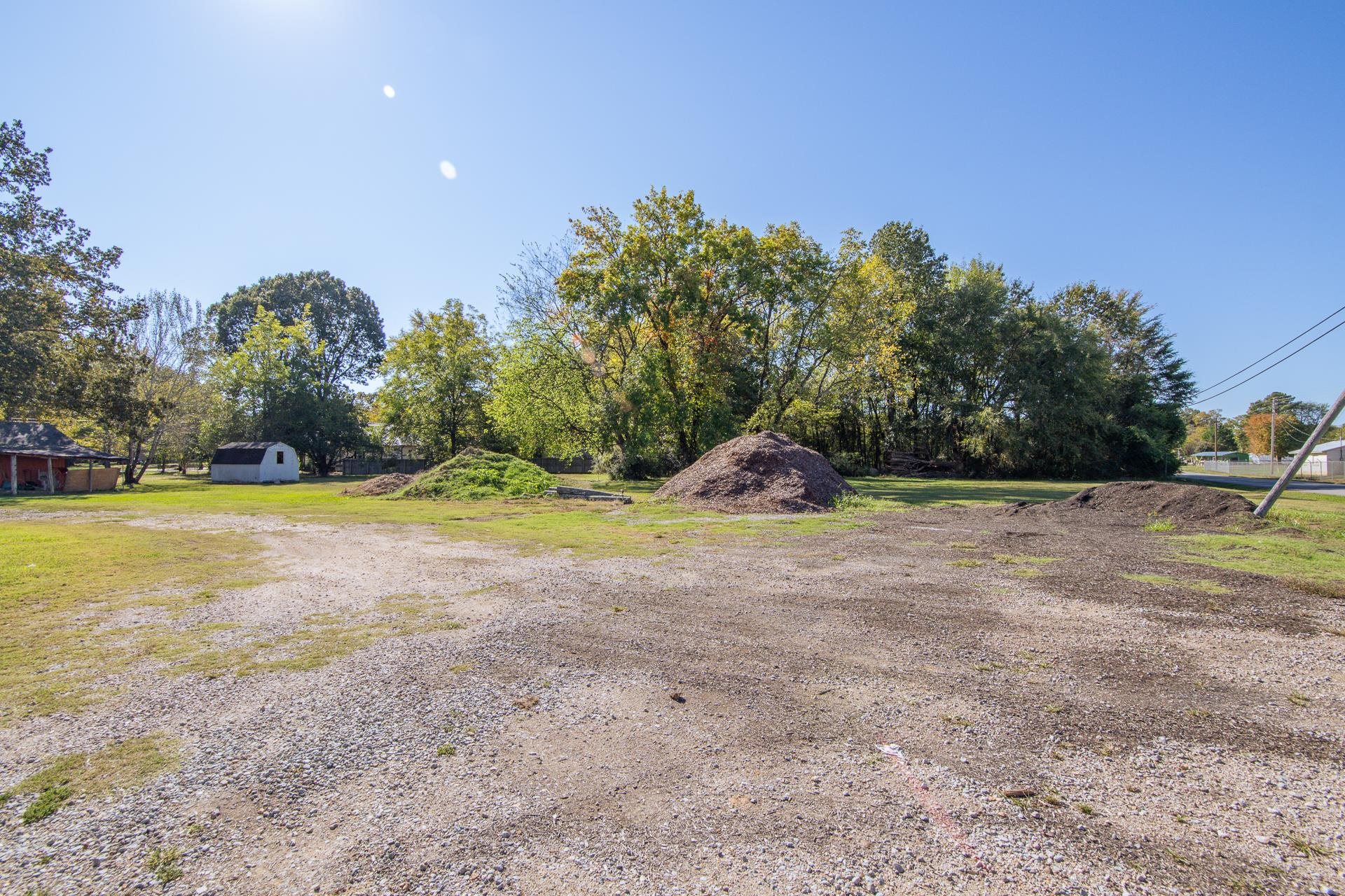 615 Patterson Road Savannah, TN 38372 - Photo 28 of 38 a view of outdoor space with garden